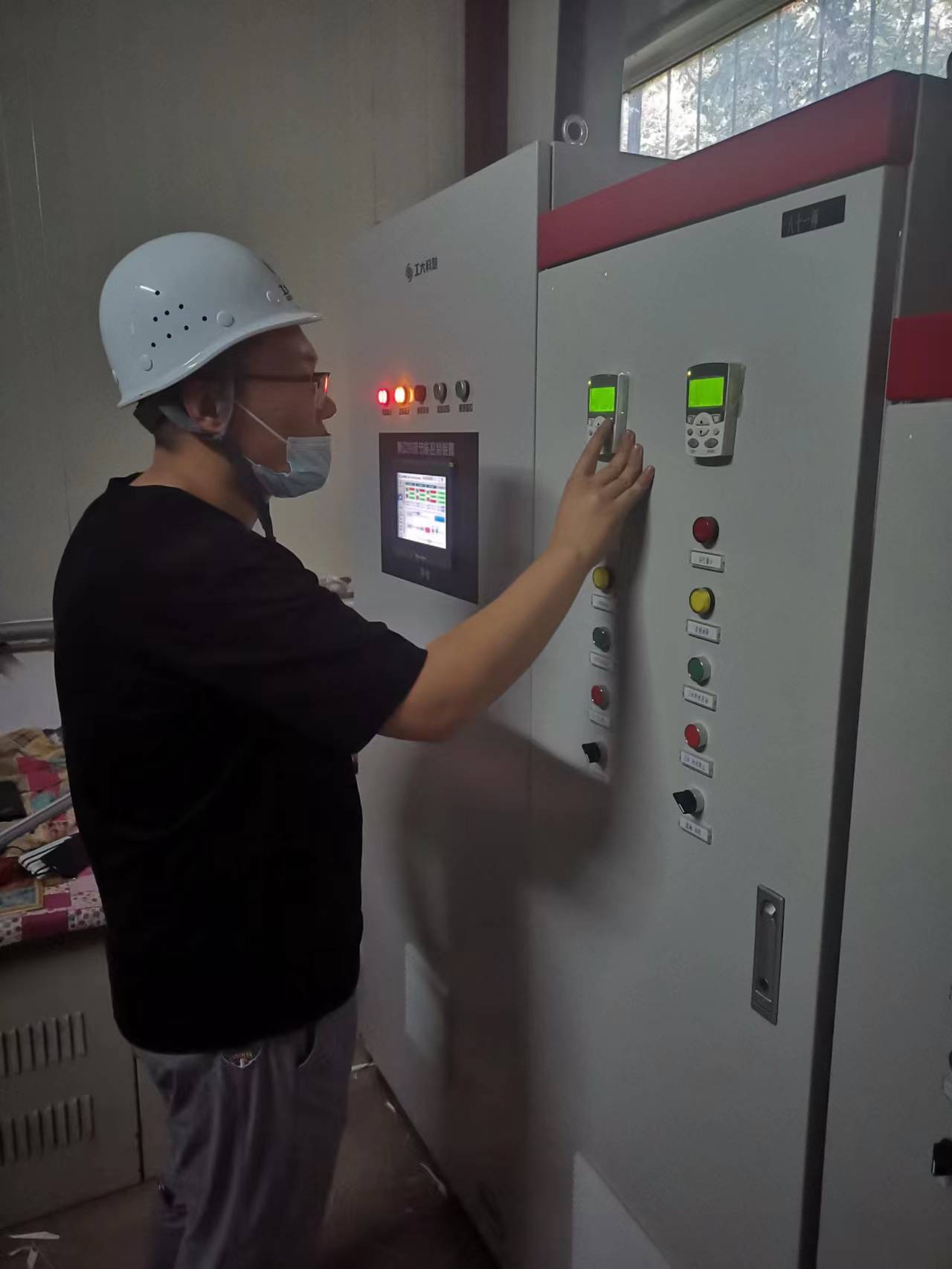 【國(guó)慶堅(jiān)守,此刻我在崗】工大科雅人全力備戰(zhàn)今冬供暖(三)(圖1) 【國(guó)慶堅(jiān)守,此刻我在崗】工大科雅人全力備戰(zhàn)今冬供暖(三)(圖1)